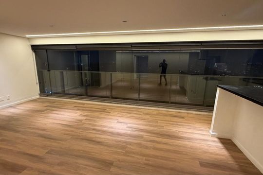 Sala de apartamento para alugar com 3 quartos, 142m² em Jardim Morumbi, São Paulo