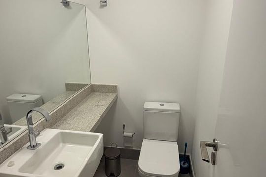 Banheiro de apartamento para alugar com 3 quartos, 142m² em Jardim Morumbi, São Paulo