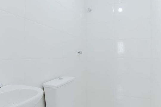 Banheiro  de apartamento para alugar com 2 quartos, 42m² em Vila Nova Bonsucesso, Guarulhos