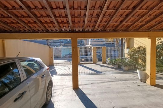 Garagem de casa para alugar com 2 quartos, 200m² em Heliópolis, Belford Roxo