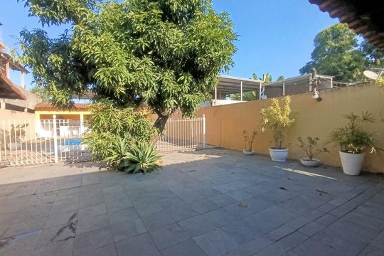 Quintal de casa para alugar com 2 quartos, 200m² em Heliópolis, Belford Roxo