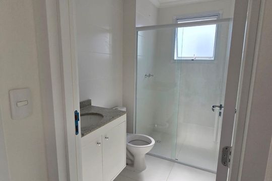 Banheiro da Suíte de apartamento para alugar com 2 quartos, 69m² em Vila Branca, Jacareí