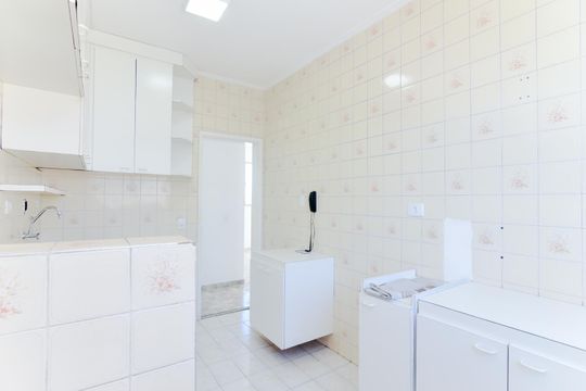 Cozinha e Área de serviço de apartamento à venda com 3 quartos, 83m² em Vila das Bandeiras, Guarulhos