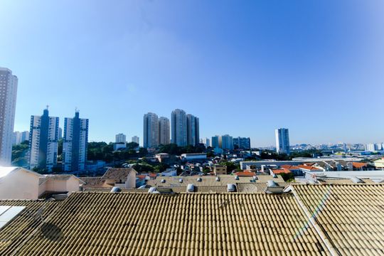 Vista da sala  de apartamento à venda com 3 quartos, 83m² em Vila das Bandeiras, Guarulhos
