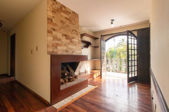Sala de casa à venda com 3 quartos, 200m² em Boqueirão, Curitiba