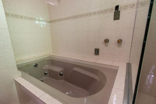 Banheiro da Suíte de casa à venda com 3 quartos, 200m² em Boqueirão, Curitiba