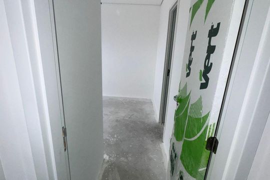 Corredor de apartamento à venda com 2 quartos, 58m² em Vila Engenho Novo, Barueri