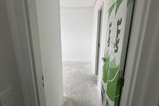 Corredor de apartamento à venda com 2 quartos, 58m² em Vila Engenho Novo, Barueri