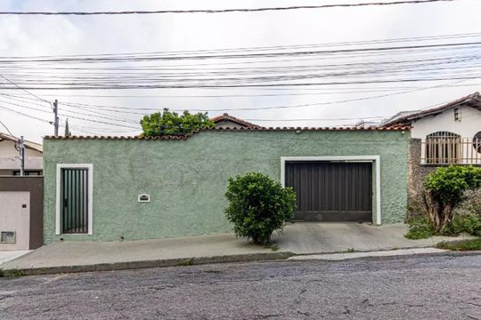 Fachada de casa para alugar com 3 quartos, 120m² em Alvorada, Contagem