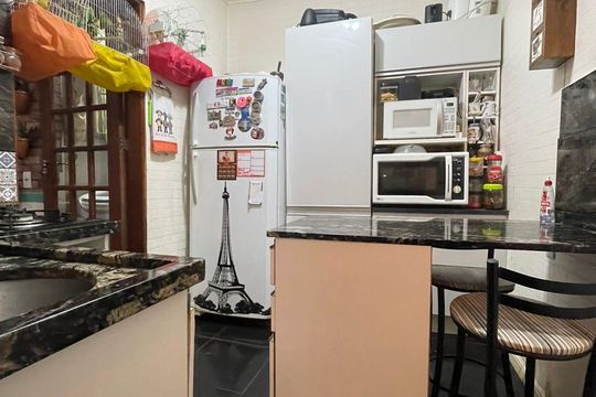 Cozinha de apartamento à venda com 2 quartos, 74m² em Floresta, Porto Alegre