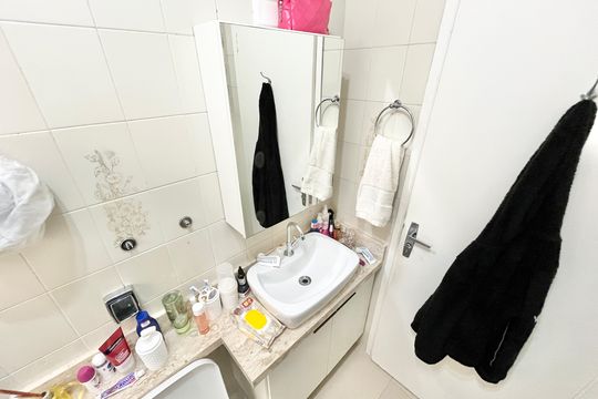 Banheiro de casa à venda com 4 quartos, 150m² em Vila Vitorio Mazzei, São Paulo
