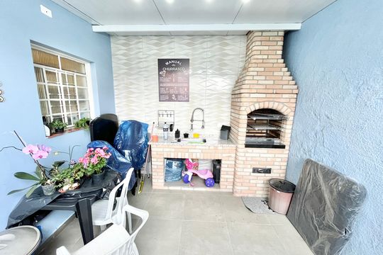 Quintal de casa à venda com 4 quartos, 150m² em Vila Vitorio Mazzei, São Paulo