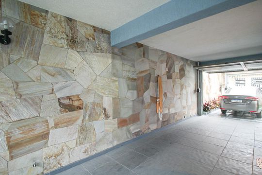 Garagem de casa à venda com 3 quartos, 180m² em Vila Nossa Sra. do Retiro, São Paulo
