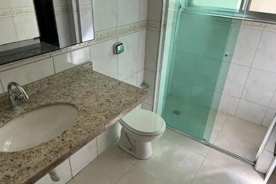 Banheiro de apartamento para alugar com 2 quartos, 68m² em Lapa de Baixo, São Paulo