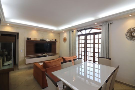 Apartamento à venda com 2 quartos, 6703m² em Vila Mariza, São Bernardo do Campo