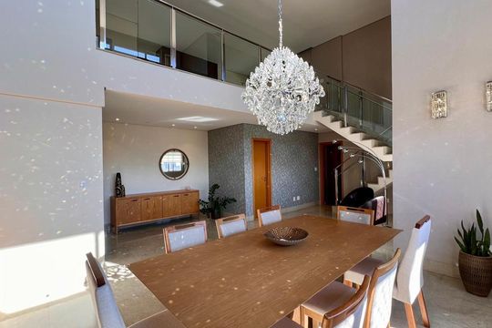 Apartamento à venda com 4 quartos, 266m² em Santo Antônio, Belo Horizonte