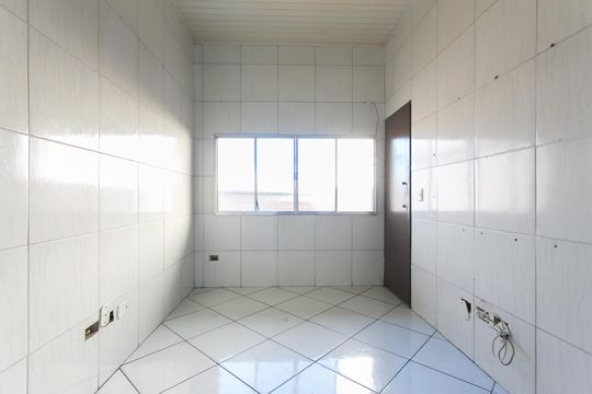 Sala de casa à venda com 3 quartos, 144m² em Vila Carmosina, São Paulo