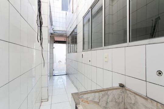 Área de Serviço de casa à venda com 3 quartos, 144m² em Vila Carmosina, São Paulo