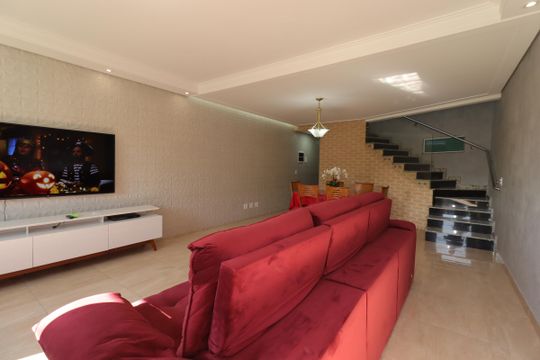 Casa à venda com 3 quartos, 252m² em Parque João Ramalho, Santo André
