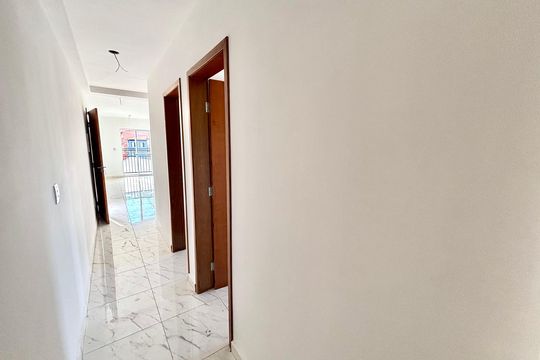 Corredor de apartamento à venda com 3 quartos, 101m² em Vila Guilhermina, São Paulo
