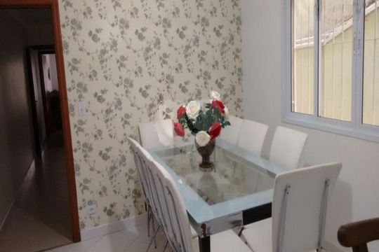 Casa à venda com 4 quartos, 210m² em Parque Sao Domingos, São Paulo