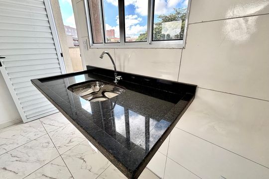 Cozinha de apartamento à venda com 3 quartos, 100m² em Vila Guilhermina, São Paulo