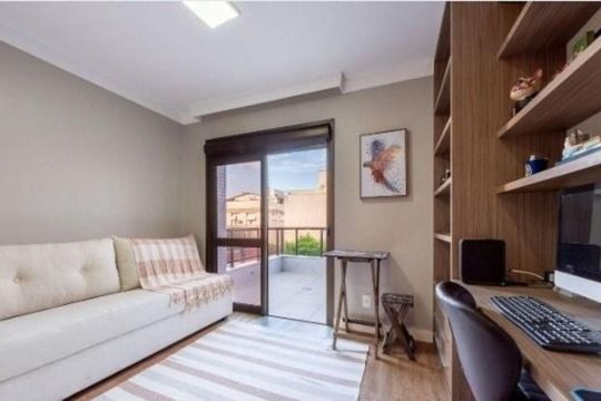 Quarto 1 de apartamento para alugar com 2 quartos, 128m² em Petrópolis, Porto Alegre