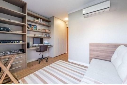Quarto 1 de apartamento para alugar com 2 quartos, 128m² em Petrópolis, Porto Alegre