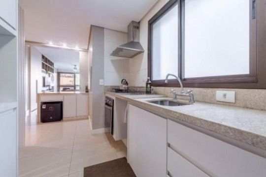 Cozinha de apartamento para alugar com 2 quartos, 128m² em Petrópolis, Porto Alegre