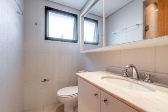 Banheiro 1 de apartamento para alugar com 2 quartos, 128m² em Petrópolis, Porto Alegre