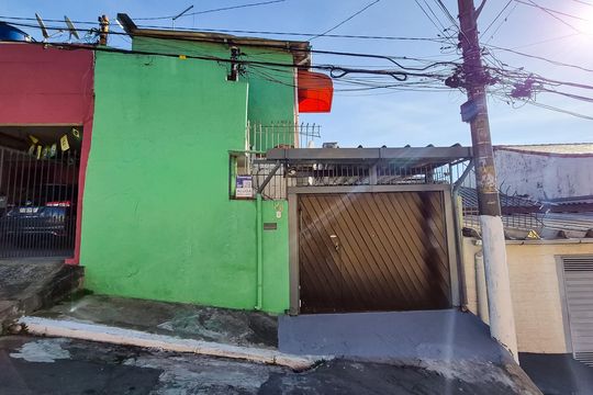 Fachada placa cod TMTY-1285 de casa para alugar com 2 quartos, 70m² em Jardim Faria Lima, São Paulo