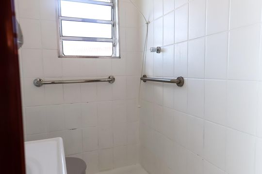 Banheiro da Suíte de casa para alugar com 2 quartos, 70m² em Jardim Faria Lima, São Paulo