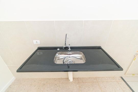 Cozinha de apartamento para alugar com 2 quartos, 42m² em Irajá, Rio de Janeiro