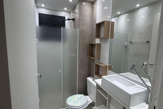Banheiro de apartamento à venda com 2 quartos, 45m² em Realengo, Rio de Janeiro