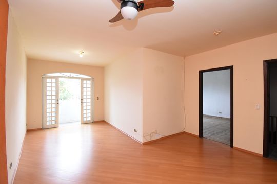 Casa à venda com 4 quartos, 342m² em Santa Felicidade, Curitiba