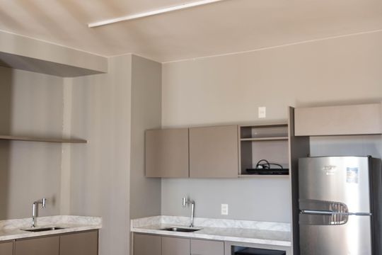Cozinha de apartamento para alugar com 1 quarto, 80m² em Barro Preto, Belo Horizonte