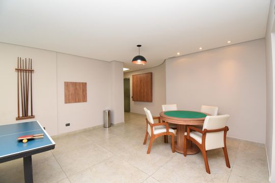 Apartamento à venda com 3 quartos, 146m² em Centro Cívico, Curitiba