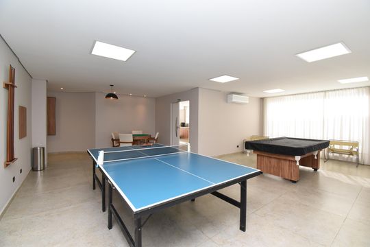 Apartamento à venda com 3 quartos, 146m² em Centro Cívico, Curitiba