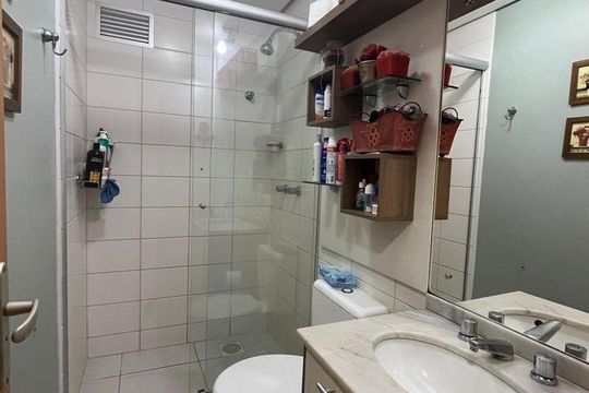 Banheiro 2 de apartamento para alugar com 3 quartos, 80m² em Nonoai, Porto Alegre