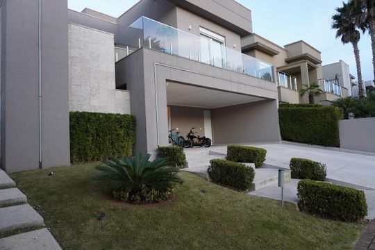 Fachada de casa de condomínio à venda com 5 quartos, 340m² em Colinas da Anhanguera, Santana de Parnaíba