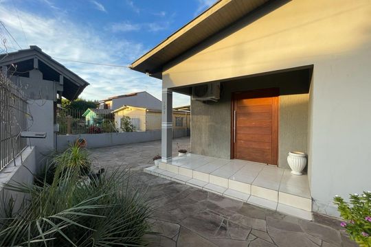 Casa à venda com 4 quartos, 370m² em Rincão, Novo Hamburgo