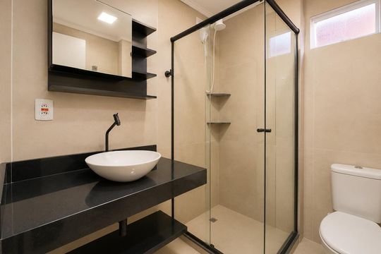 Banheiro de apartamento para alugar com 1 quarto, 40m² em Higienópolis, Porto Alegre