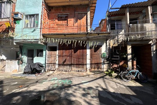 Fachada de casa à venda com 2 quartos, 420m² em Recreio dos Bandeirantes, Rio de Janeiro