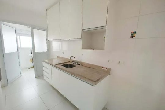 Cozinha de apartamento para alugar com 3 quartos, 90m² em Vila Romana, São Paulo