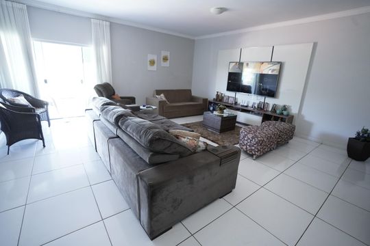 Casa à venda com 4 quartos, 360m² em Residencial Vale dos Sonhos, Goiânia