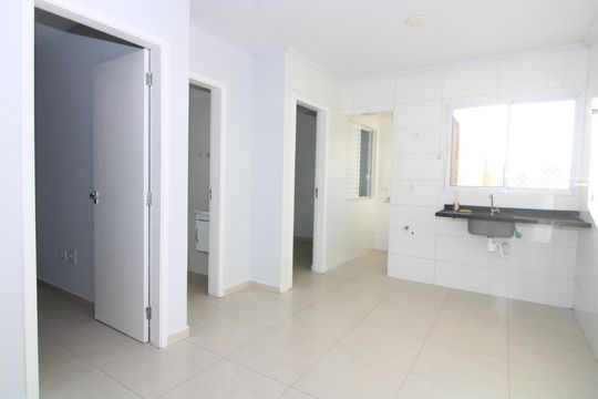 Sala / Cozinha de apartamento para alugar com 2 quartos, 36m² em Vila Guilhermina, São Paulo