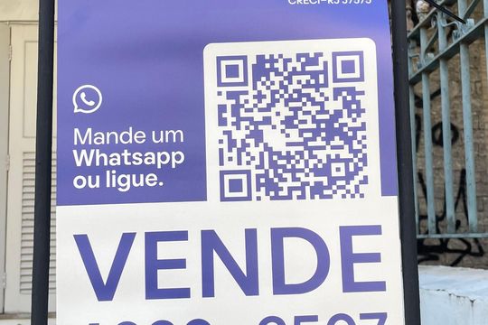 Placa de apartamento à venda com 2 quartos, 60m² em Tijuca, Rio de Janeiro
