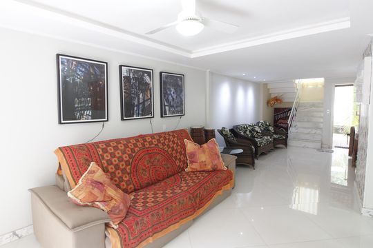 Sala 1 de casa para alugar com 3 quartos, 300m² em Ogiva, Cabo Frio