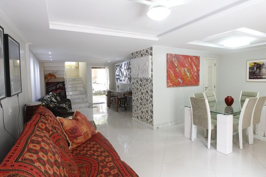 Casa para alugar com 3 quartos, 300m² em Ogiva, Cabo Frio