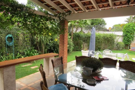 Área externa de casa à venda com 3 quartos, 665m² em Alto de Pinheiros, São Paulo